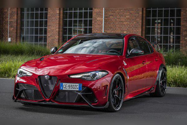 2016 Alfa Romeo Giulia (952) cover