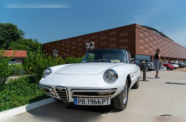 1966 Alfa Romeo Spider (105) cover