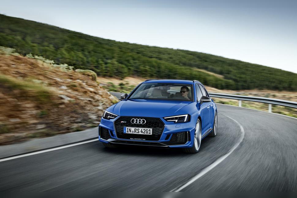 2017 Audi RS 4 Avant (B9) cover