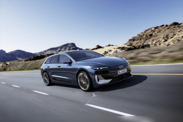 2024 Audi S6 Avant e-tron cover