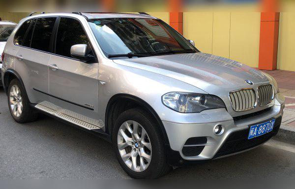 2010 BMW X5 (E70 LCI, facelift 2010) cover