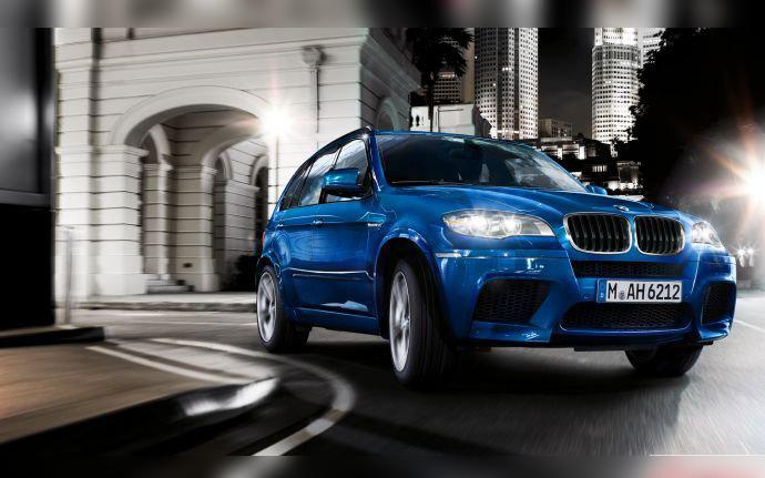 2010 BMW X5 M (E70) cover