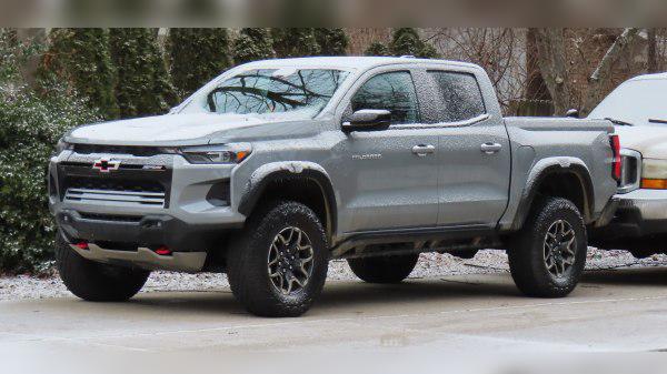 2023 Chevrolet Colorado III Crew Cab Short Box cover