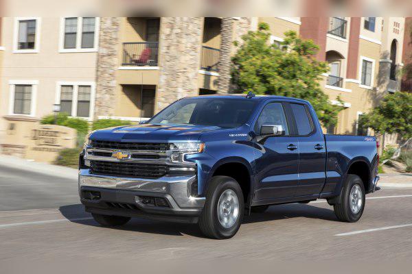 2018 Chevrolet Silverado 1500 IV Double Cab cover