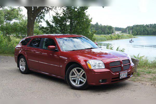 2003 Dodge Magnum cover
