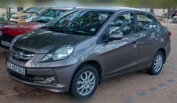 2013 Honda Amaze I cover