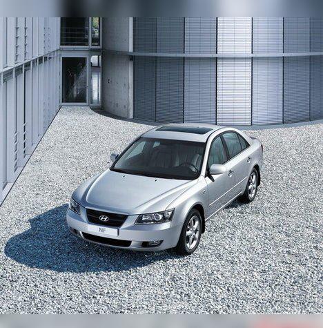 2004 Hyundai NF cover