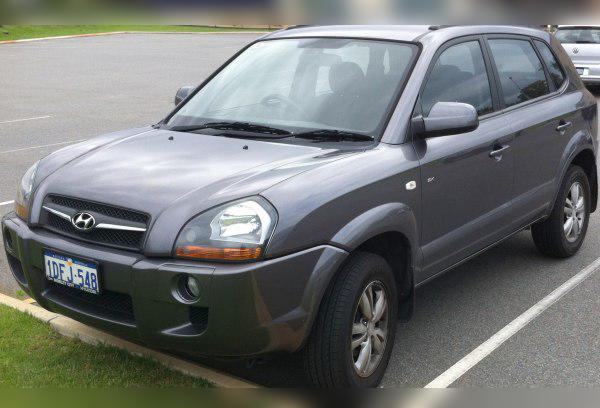 2004 Hyundai Tucson I cover
