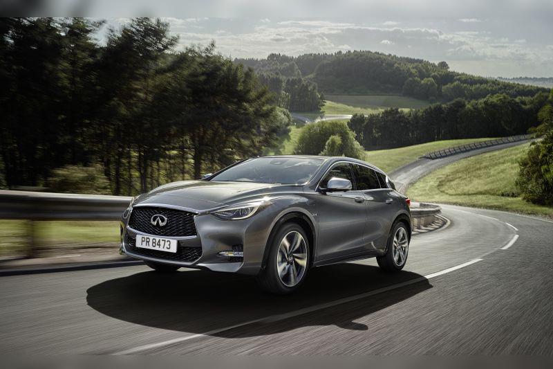2015 Infiniti Q30 cover