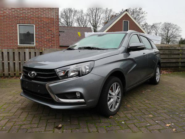 2015 Lada Vesta SW cover