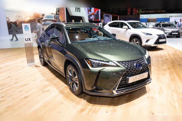 2019 Lexus UX cover
