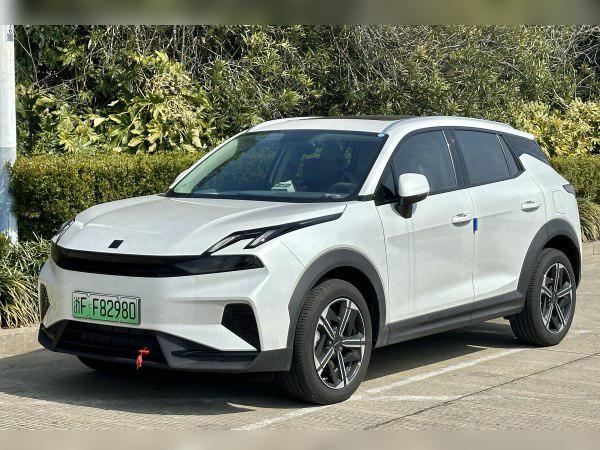 2023 Lynk & Co 06 (facelift 2023) cover