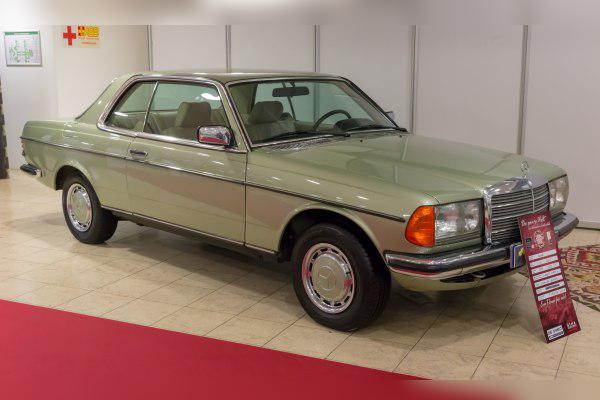 1976 Mercedes-Benz C123 cover