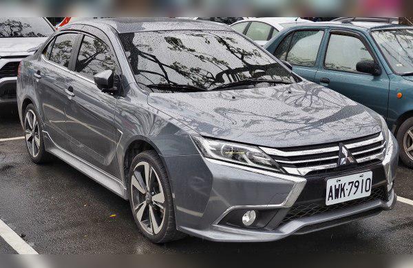2017 Mitsubishi Grand Lancer X cover