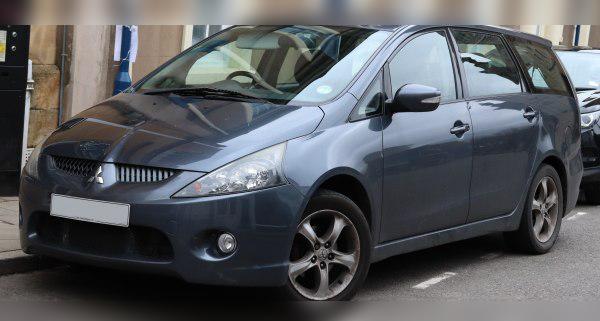 2003 Mitsubishi Grandis cover