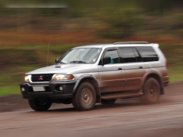 1996 Mitsubishi Montero Sport I cover