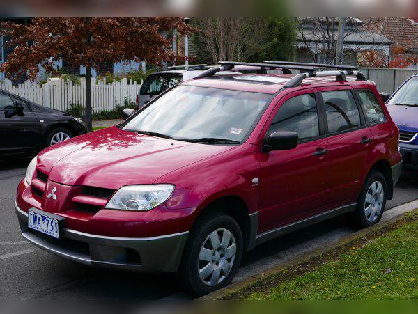 2001 Mitsubishi Outlander I cover