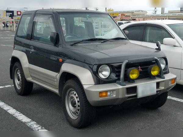 1995 Mitsubishi Pajero Junior cover