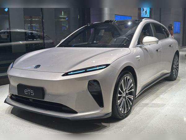 2023 NIO ET5 Touring cover