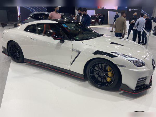 2016 Nissan GT-R (R35, facelift 2016) cover