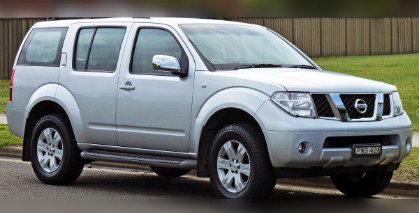 2004 Nissan Pathfinder III cover