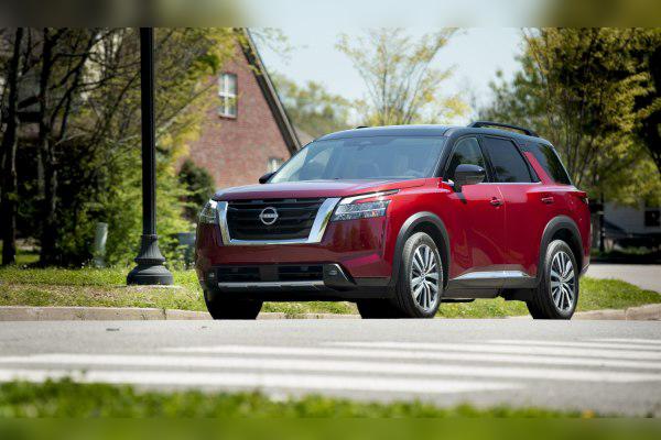 2021 Nissan Pathfinder V cover
