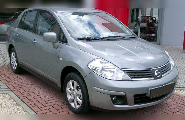 2004 Nissan Tiida Sedan cover