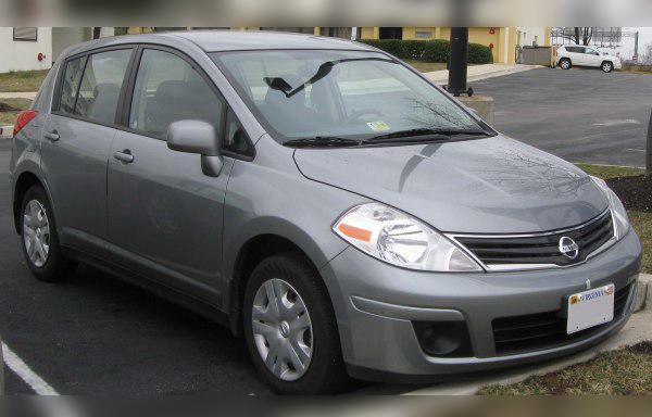 2006 Nissan Versa Hatch cover