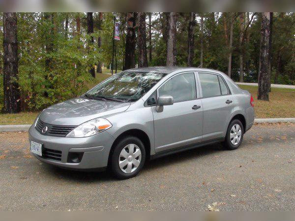 2006 Nissan Versa Sedan cover