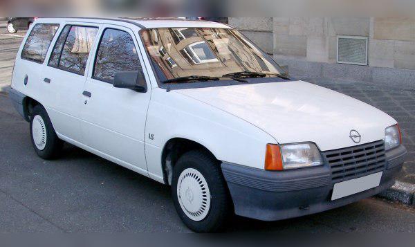 1984 Opel Kadett E Caravan cover