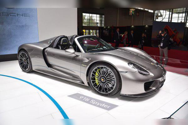 2013 Porsche 918 Spyder cover
