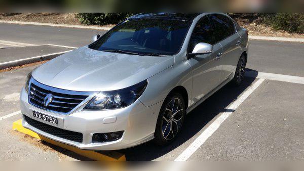 2010 Renault Latitude cover