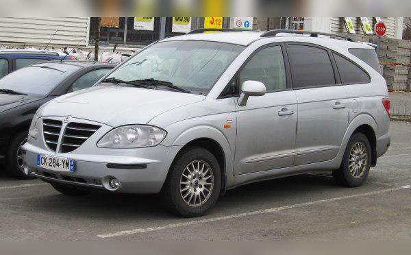 2004 SsangYong Rodius I cover