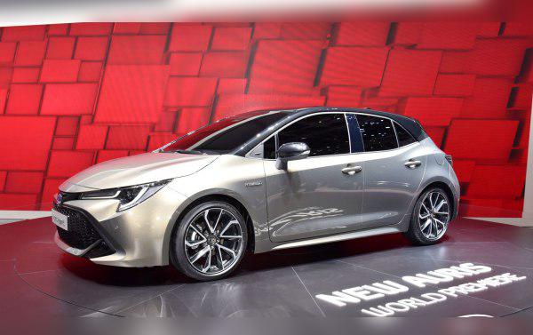 2018 Toyota Auris III cover