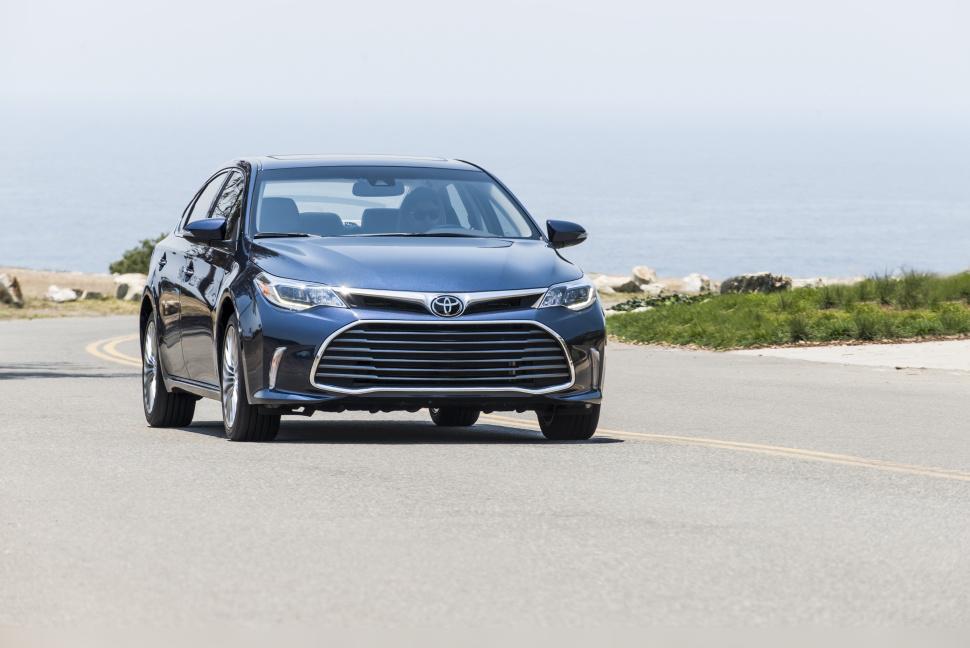 2015 Toyota Avalon IV (facelift 2015) cover