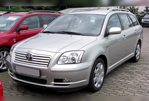 2003 Toyota Avensis II Wagon cover