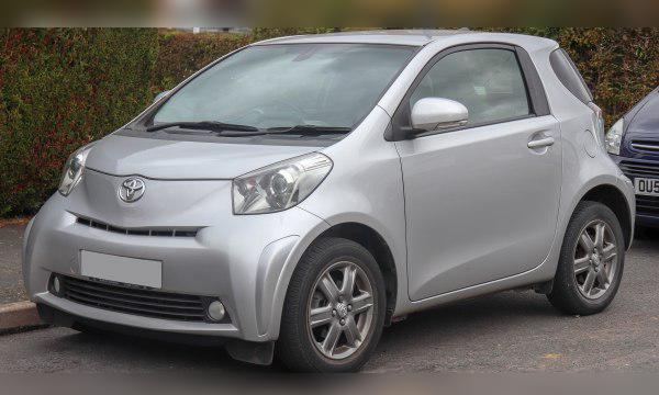 Toyota iQ cover