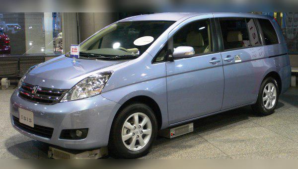 2004 Toyota ISis cover