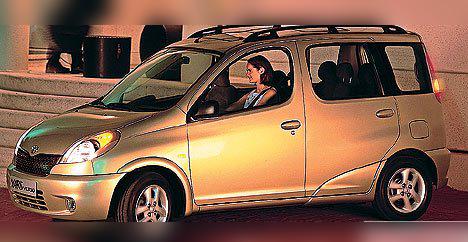 1999 Toyota Yaris Verso cover