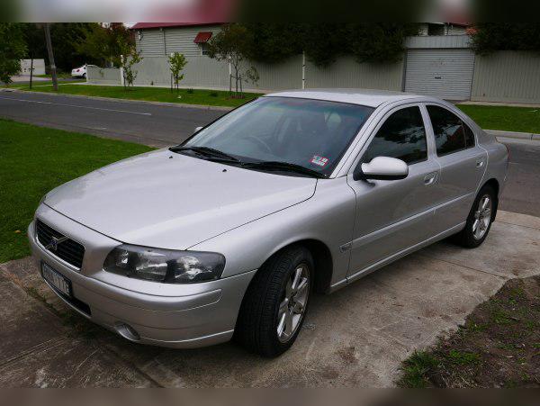 2000 Volvo S60 cover