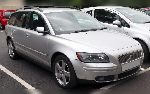 2004 Volvo V50 cover