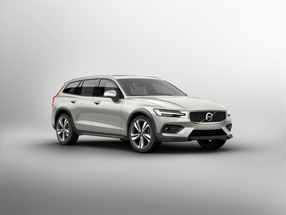 2018 Volvo V60 II Cross Country cover