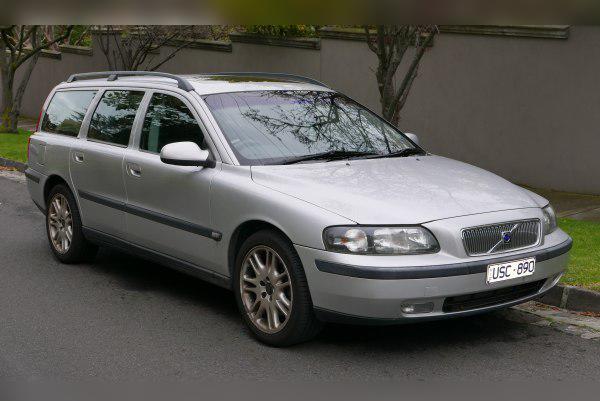 2000 Volvo V70 II cover