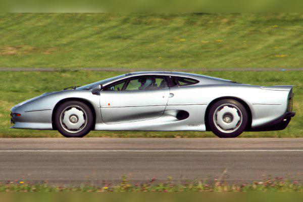 XJ220