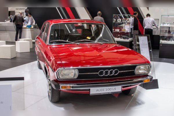 Audi 100 (C1, facelift 1973) cover