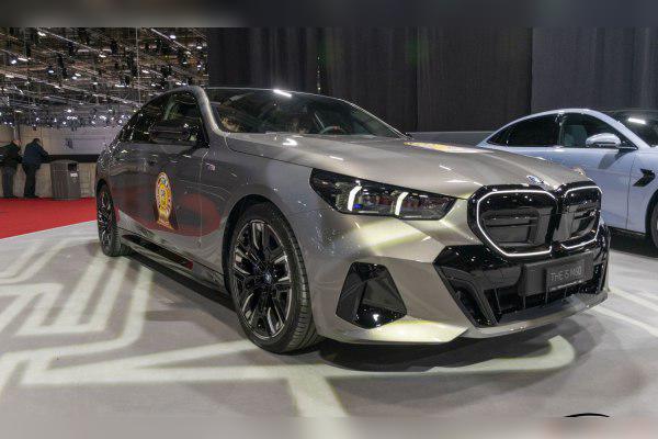 BMW i5 Sedan (G60) cover