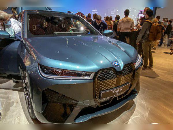 BMW iX (i20) cover