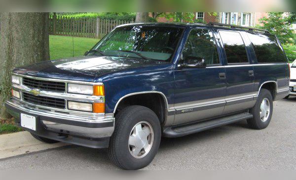 Chevrolet Suburban (GMT400) cover