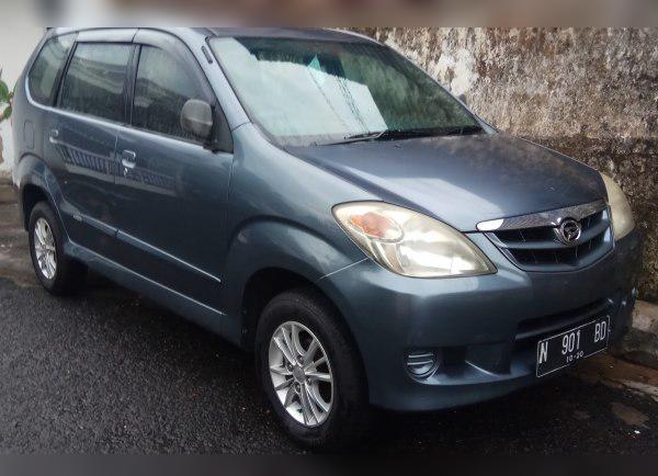 Daihatsu Xenia cover