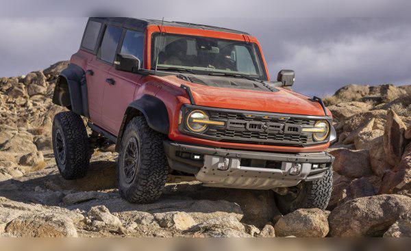 Ford Bronco VI Four-door cover